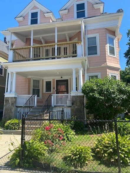 Building Photo - 42 Intervale St Unit 2