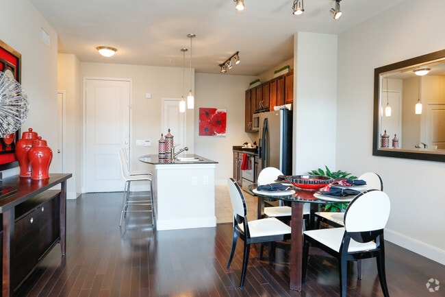 1HAB, 1.5BA - A8 - Área de comedor - Aston Post Oak