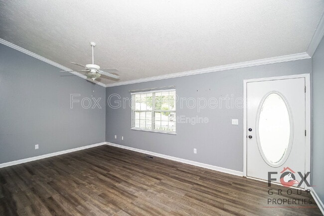 Photo - 158 Westscott Dr