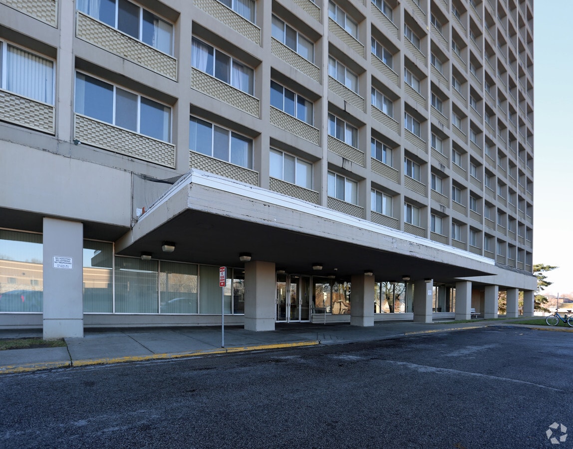 Photo - Wyandotte Towers