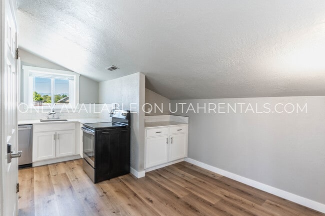 Photo - 87 N Center St Unit 2