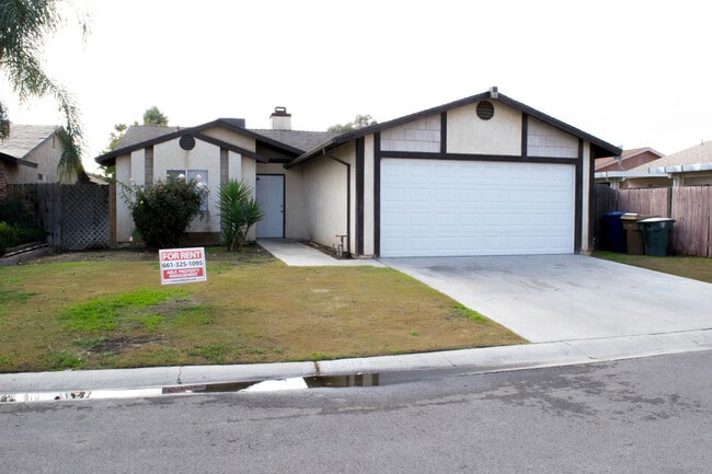 Building Photo - 4809 Millbrook Way