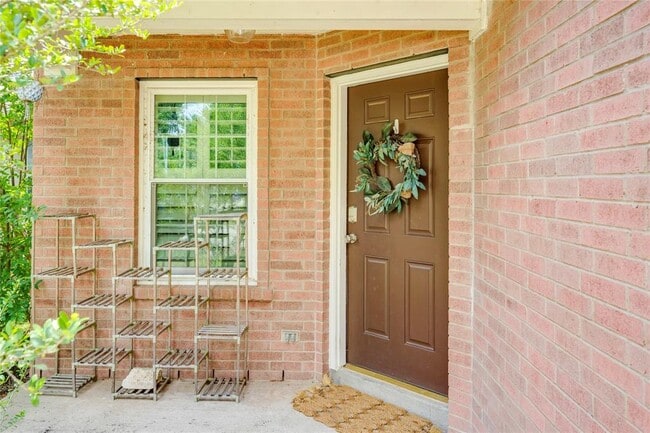 Photo - 18325 Maxa Dr