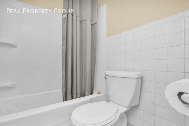 Photo - 2971 Deckebach Ave Unidad 20