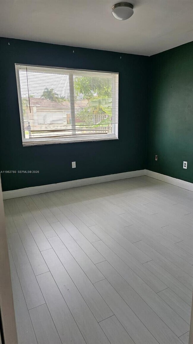 Photo - 17230 SW 93rd Ave