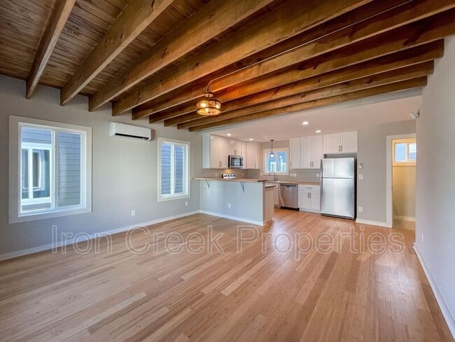 Photo - 55 W Cascade St