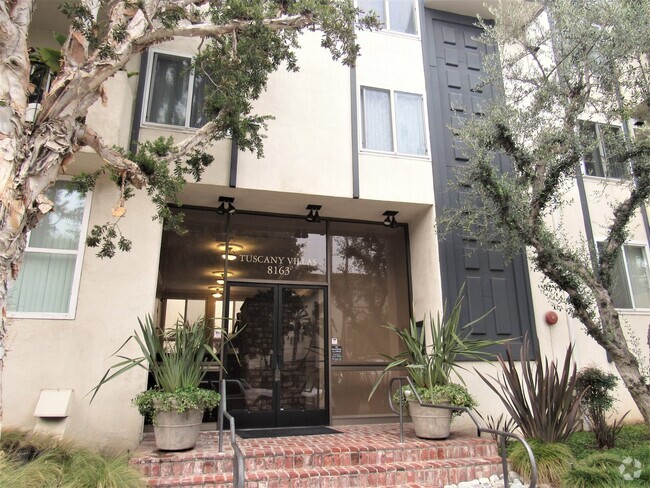 Building Photo - Gorgeous 1-Bedroom Apartment in Playa Del ... Unit 5