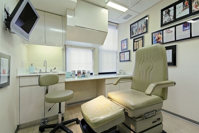 Photo - 885 Park Ave