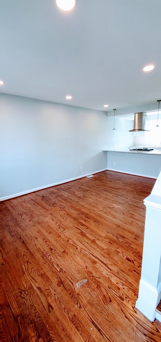 Living room (view 1) - 4223 Gault Pl NE