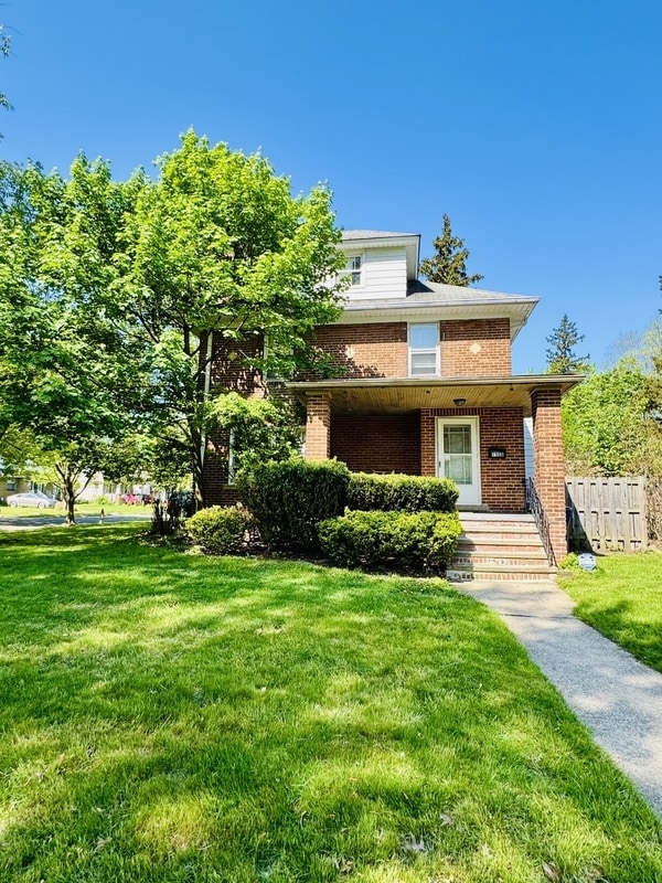 Building Photo - 1508 Parkhill Rd Rental