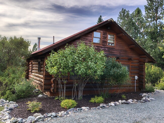 Photo - Therault Lake Log Home