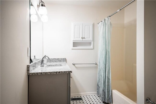 Photo - 1353 Finley St NE