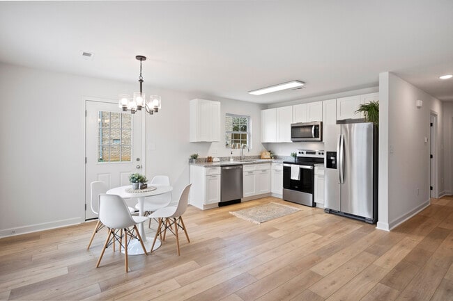 Photo - 7221 Howard Bennett Way