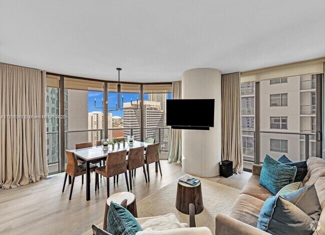 Building Photo - 55 SW 9th St Unit 1808 Rental