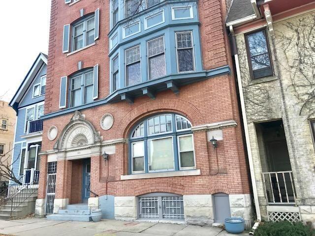 Photo - 815 E Knapp St