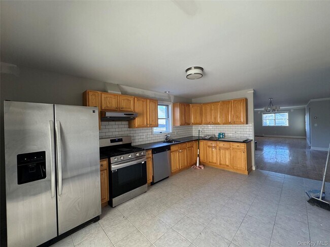 Photo - 1112 Mile Square Rd