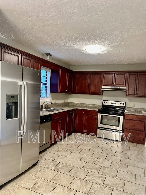 Photo - 325 Deerpoint Dr
