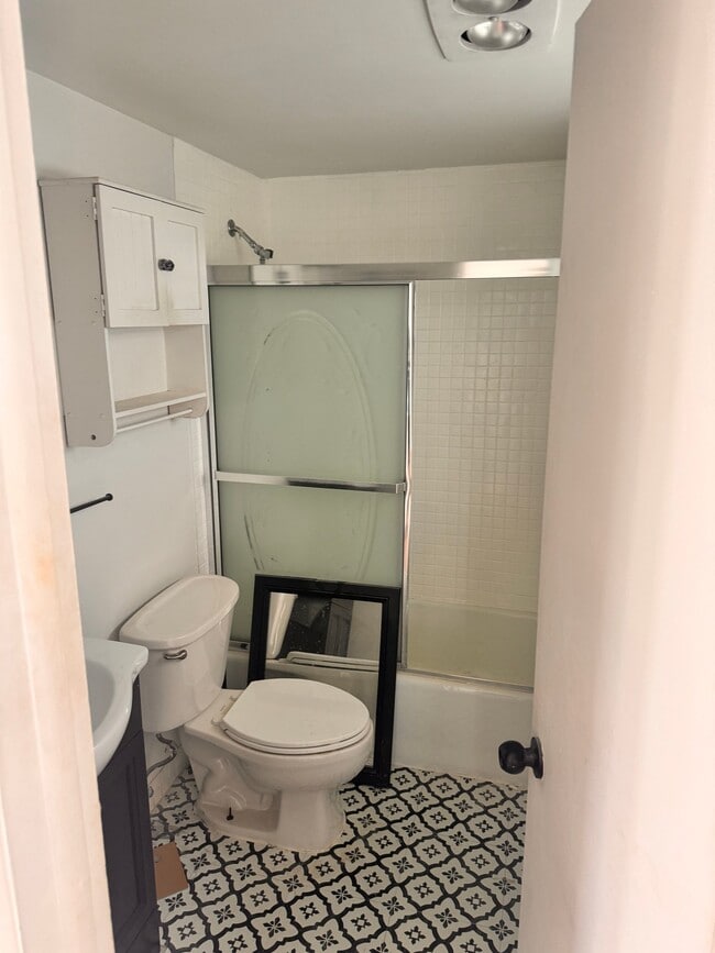 Photo - 2829 Van Buren St