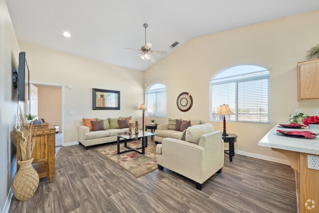 2BR, 2BA - 1090SF - Living Room