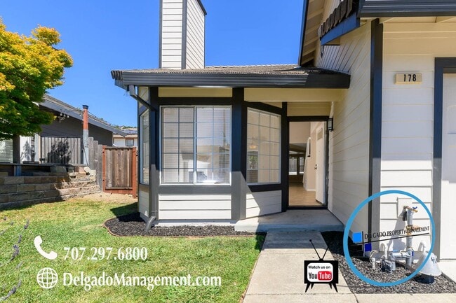 Building Photo - Completely remodeled Glen Cove 5 bed home