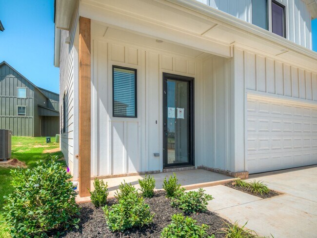 Photo - Beautiful New Construction Home in Edmond/...