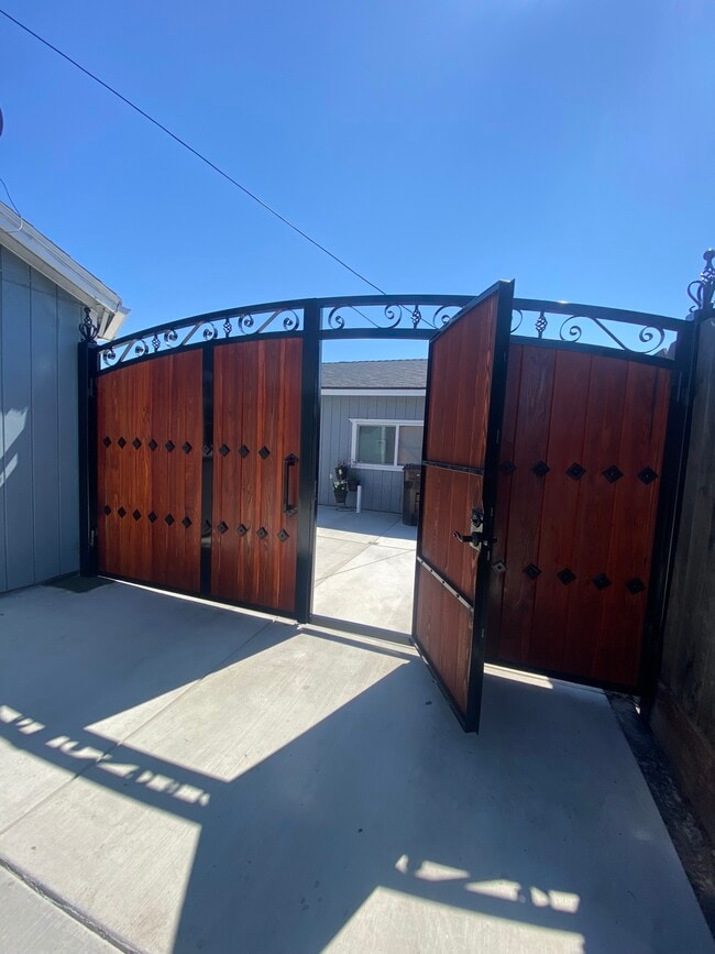 Building Photo - 1014 Garner Ave