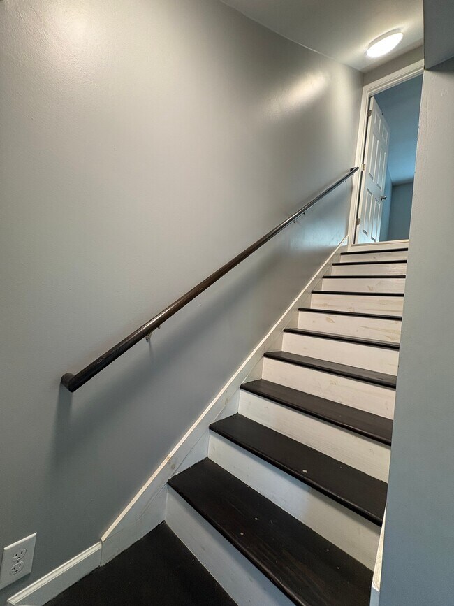 329 W South St Unit 4