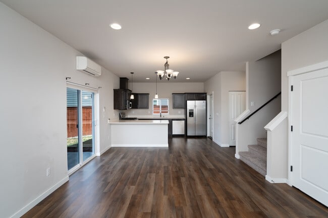 Photo - 604 F and S Grade Rd