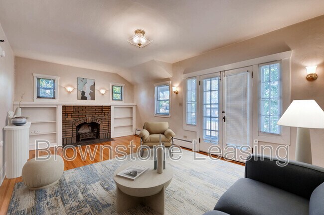 Building Photo - 867 N Ogden St Unit #2