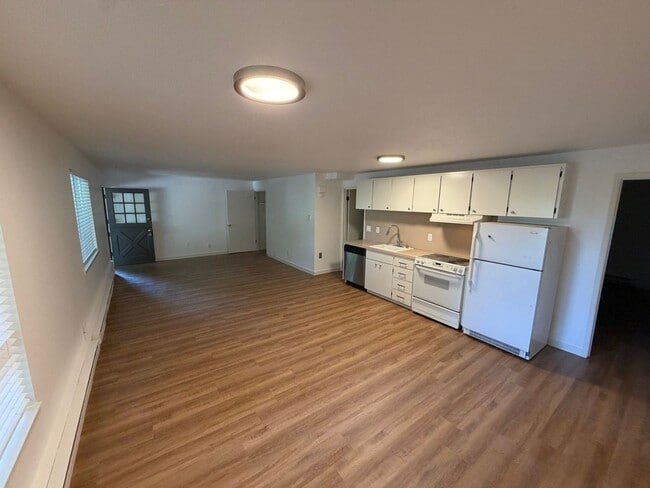 Building Photo - 3457 23rd Ave W Unit 3457A