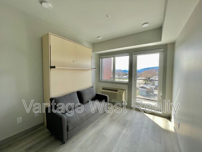 Photo - 345-345 Dougall Rd N