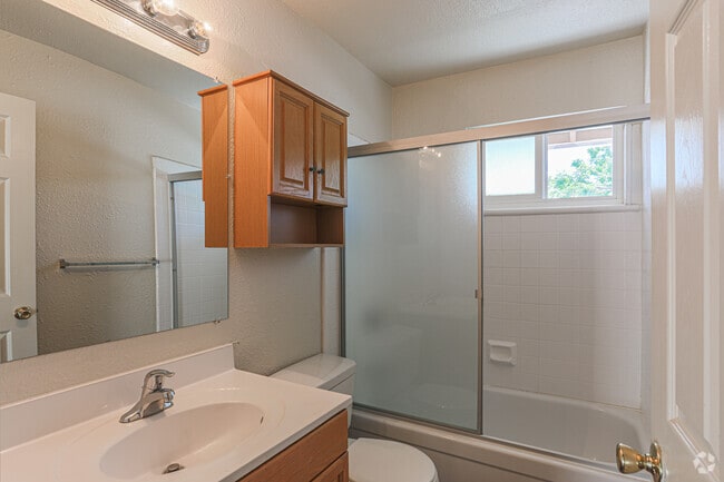 2BR, 1.5BA - 767 SF - Mountain View Apartments