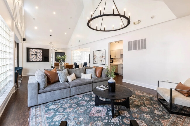 Photo - Crestline Cary