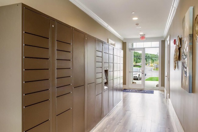 24/7 Parcel Lockers