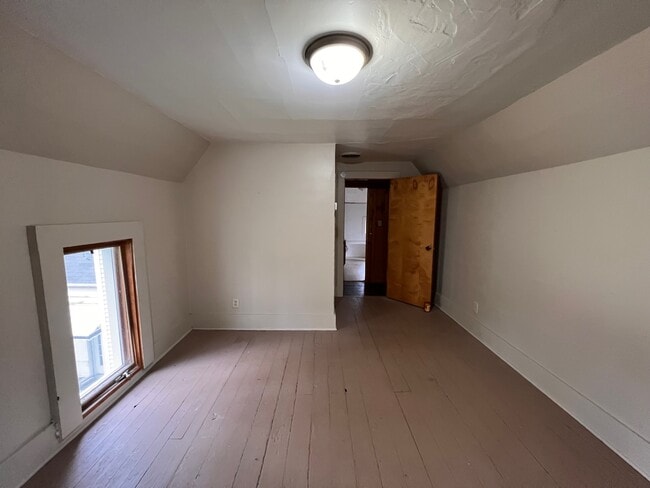 Photo - 167 E Seventeenth St Unit B