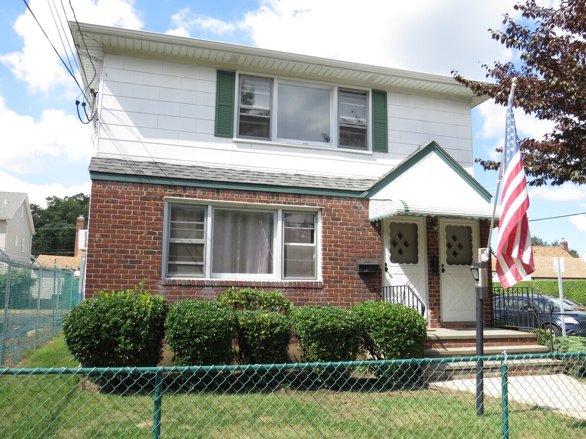 Photo - 217 Nassau Blvd S Apartamento Unidad 1st Floor