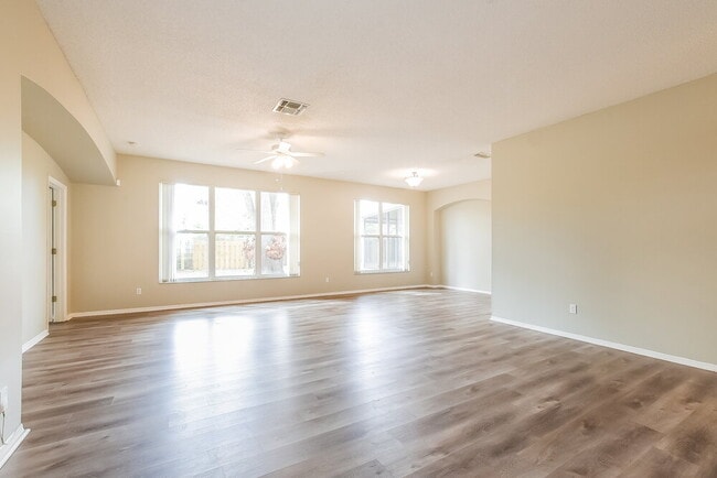 Photo - 1760 Sparkling Water Cir