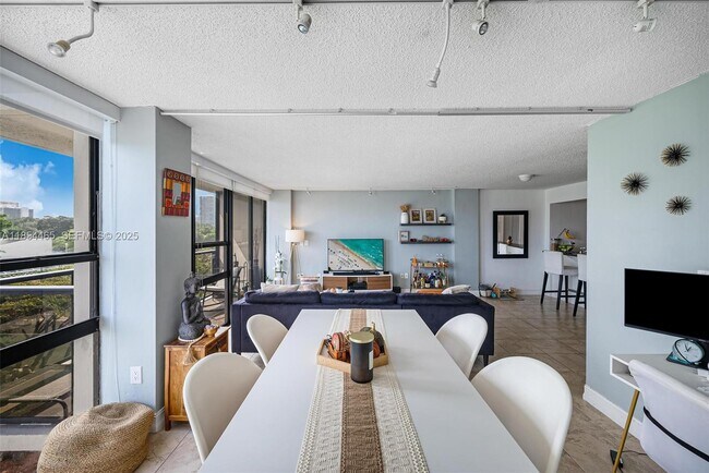 Photo - 600 NE 36th St Unit 311