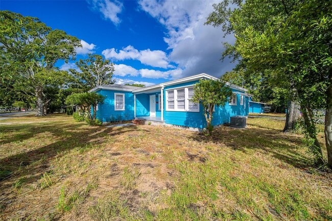 Photo - 810 2nd Ave NW