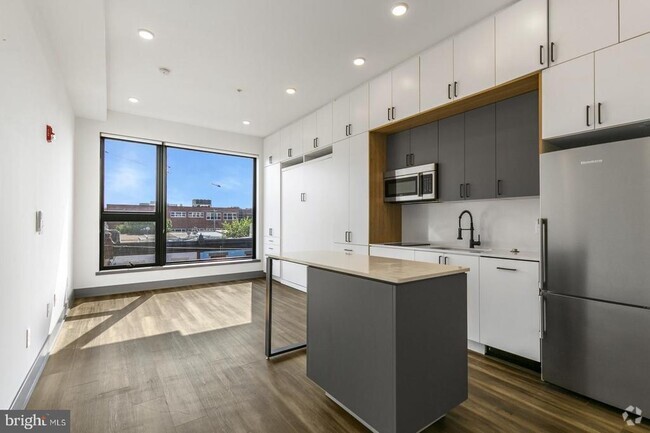 Building Photo - 1935 E Hazzard St Unit 401 Rental