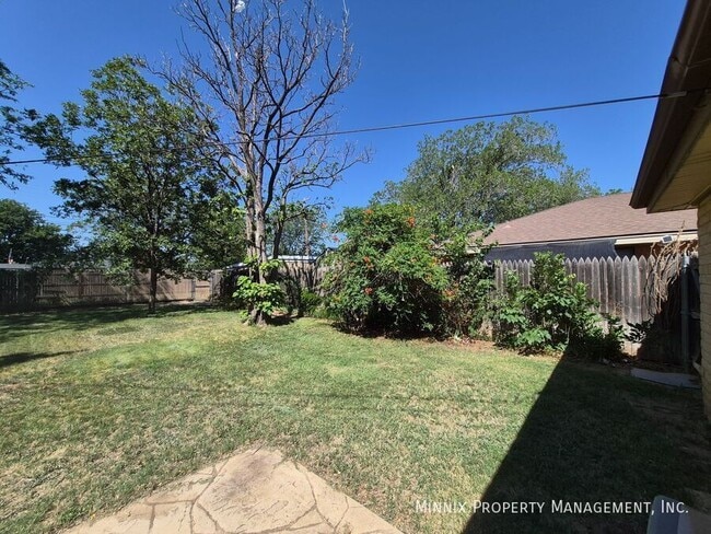 Photo - 2805 James Louis Dr