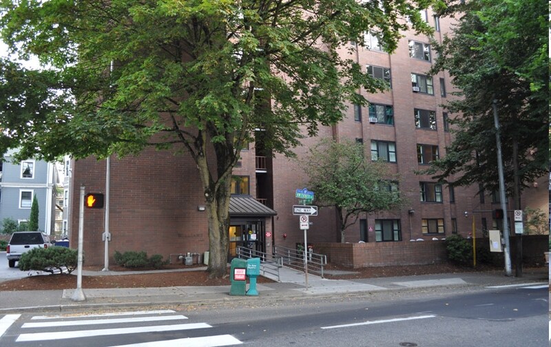 Photo - Williams Plaza