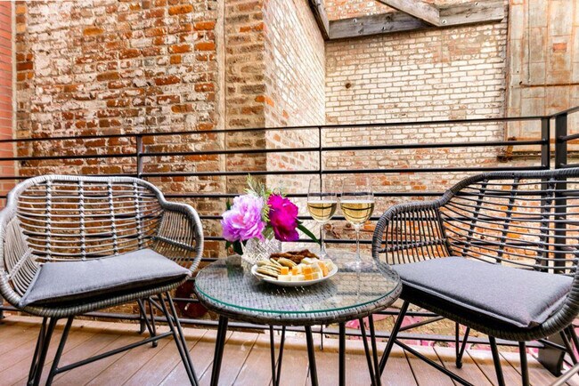 Photo - 611 Commerce St Unit ID1267075P