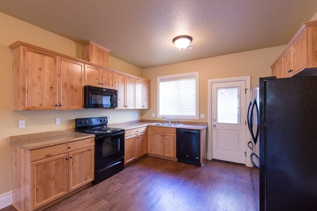 Photo - 436 10th NW St