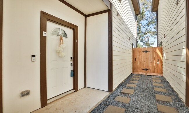 Photo - 3535 Mt Pleasant St Unidad A