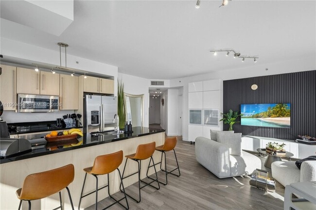 Photo - 1111 SW 1st Ave Unidad UPH4019-