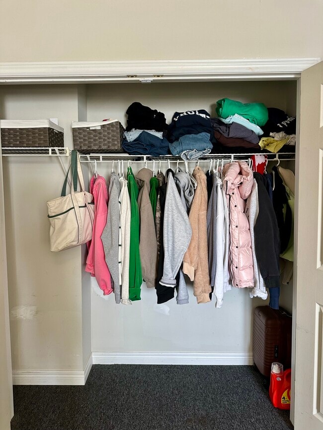 Photo - Summer Room for rent in a 3 bedroom Great apartment Unité 304