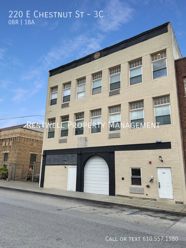 Building Photo - 220 E Chestnut St Unit 3C