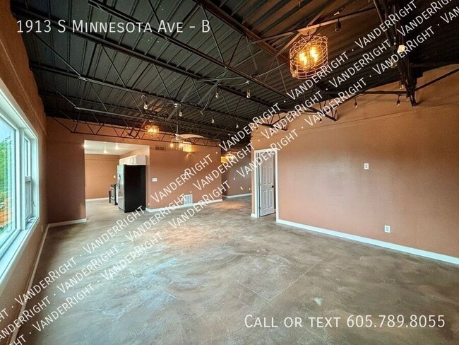 Building Photo - 1913 S Minnesota Ave Unit B Rental