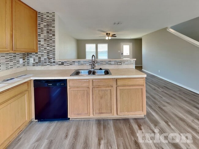 Photo - 7923 Horse Hollow